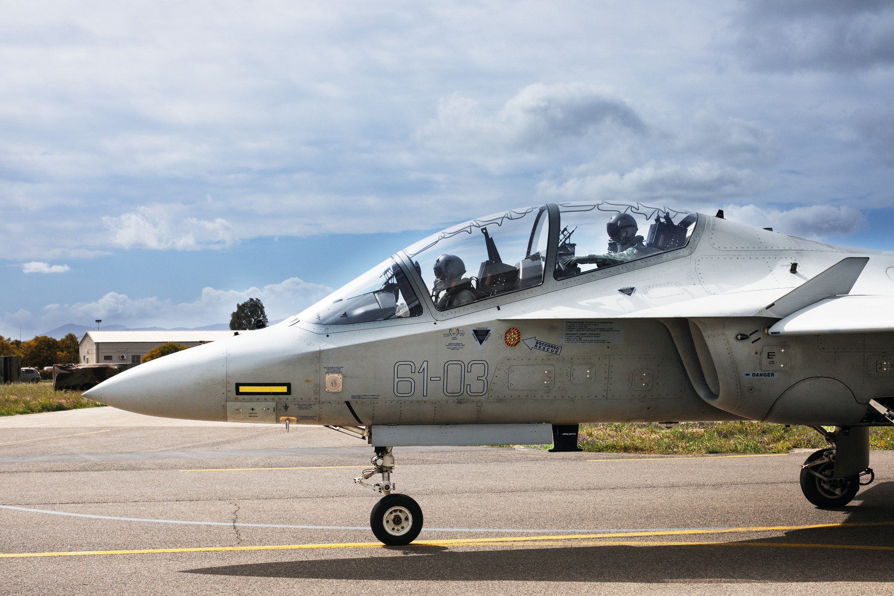 Supply of logistical support and maintenance services for M-346 training aircraft